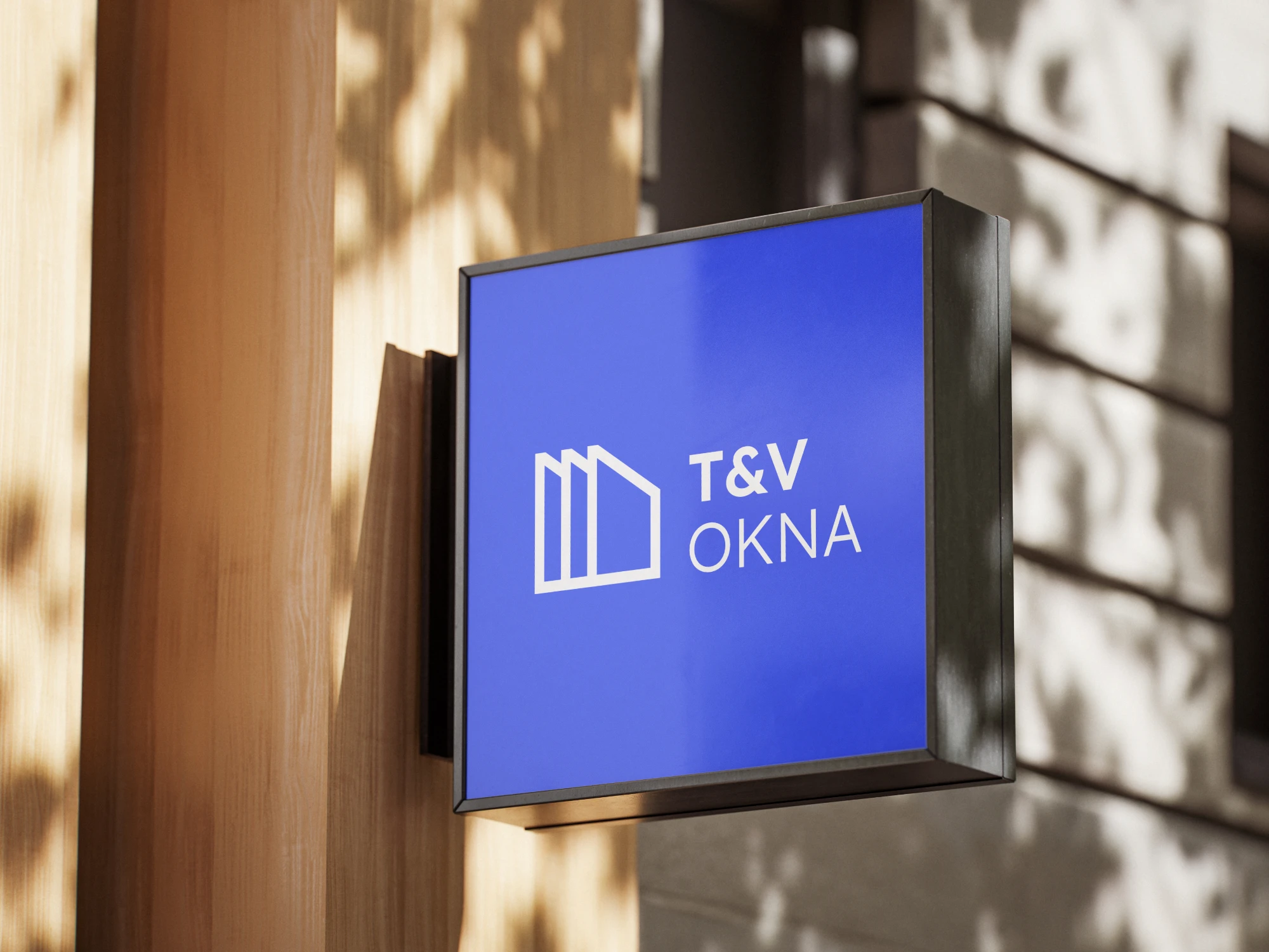 Vývěsní štít s logem T&V Okna